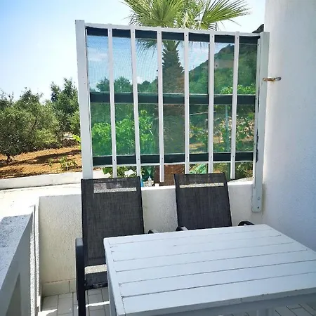 Kassandra Garden Apartment *