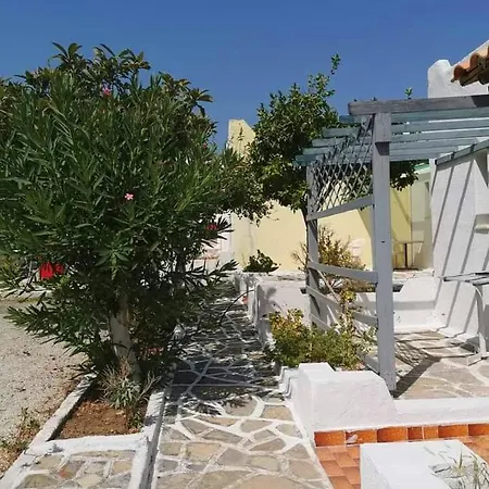 Kassandra Garden איסטרו
