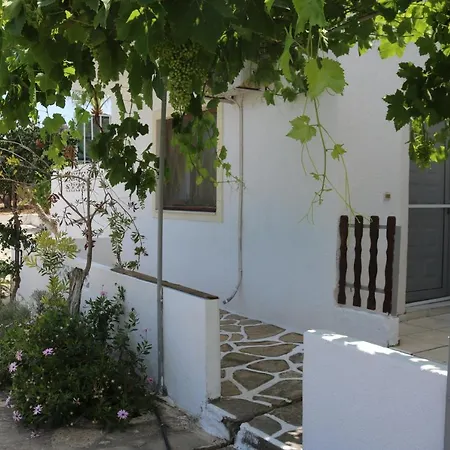 Kassandra Garden איסטרו